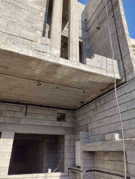 أستاذ عبدالله بعد ان اكمل دراسة العلوم السياسية أتجه الى دراسة الهندسة الكهربائية وبعد التخرج اتجه الى العمل الحر في تأسيس المنازل والمحلات يعد من أمهر المهندسين على مستوى المحافظة 
عبدالله شاب طموح جدا وصادق جدا وشغلو نضيف ودقيق الى ابعد حد 
اضافة الى ذالك قنوع من ناحية المادة ومايتعب ابو البيت ابد 

والآن جاهز مع كادر شرط البيت يومين ينفضوو
وأي نضام تحب يشتغلك حاضر شنو يخطر ابالك جاهز 

هذا والله من وراء القصد
للاستفسار اكثر يرجى مراسلته على الخاص او الواتساب***********
