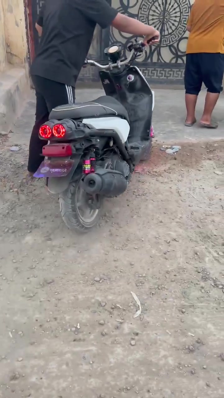 سلام عليكم سكنس جبلي دراجه خير من الله دراجه حلو وشلعه تشلع لكاع دراجه لبارحه نزلته دراجه ما مفتوحه بس بوشه بلاديه دراجه لكفر كدام تفلش لباقي كله كدامك بس لكفر ما موجود مكان بصره كرمت علي سعر 900 وبيه مجال تفعص وشوف ***********
