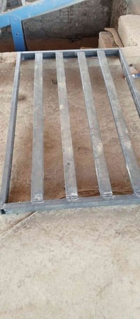 مطلوب حداد عدد2 لحيم سكيبات 07801080674