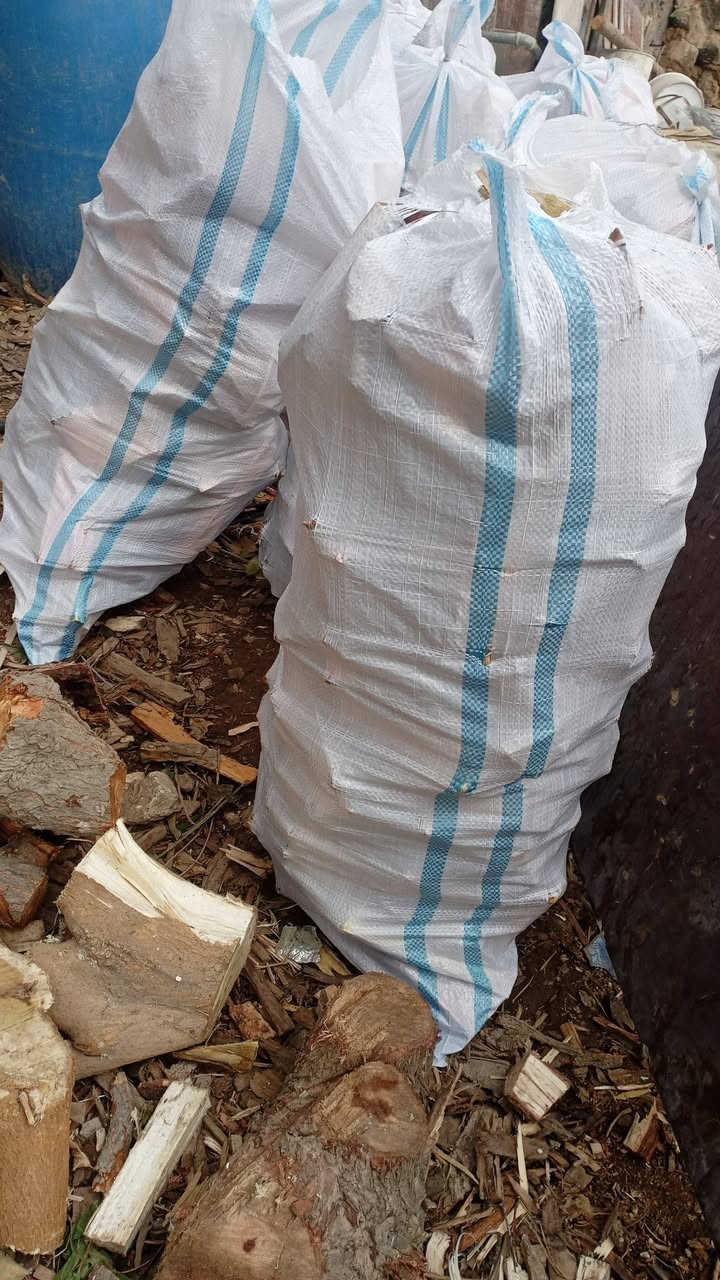 يوجد كواني حطب السعر الكونيه 5 وحجم الكونيه 55 التصال بل رقم 
*********** حطب يابس
