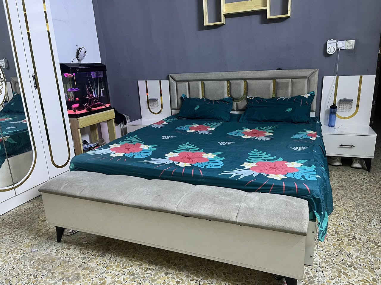 السلام عليكم 
غرفة تركية 10 قطع 
رايدها ب650 بيها مجال بسيط عنواني الشعب


**إذا كنت صاحب هذا الإعلان وتريد حذفه لأي سبب، رجاءا أرسل رسالة إلى الدعم الفني**