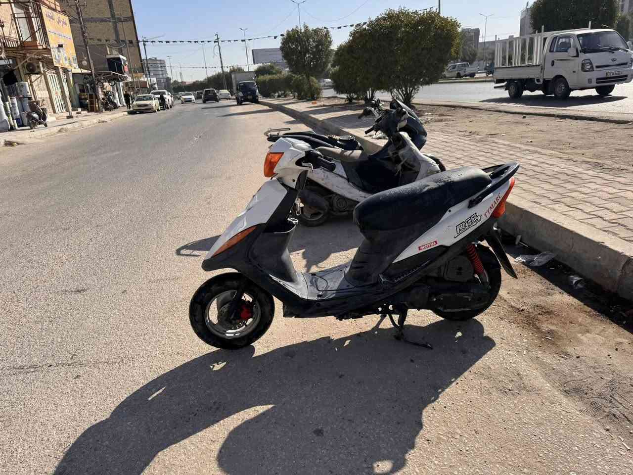 السلام عليكم
ماكس للبيع بيه
اشاير 4 اصلي 
لايت 4 ولف اصلي 
وبيه قبق بكلايت تجاري والبلادي موجود فقط قبق الخليه كامله بلاد
بيه يدات رياضي بلاد 
كلج امامي TW مال تفصيخ 
بيه قايش RGS
الدراجه شلعه ومعدل فول
الكفرات تايواني من طلعته من الرمبه هيج
السعر 750 وبيه مجال مكاني كربلاء  للاستفسار الاتصال 
***********
