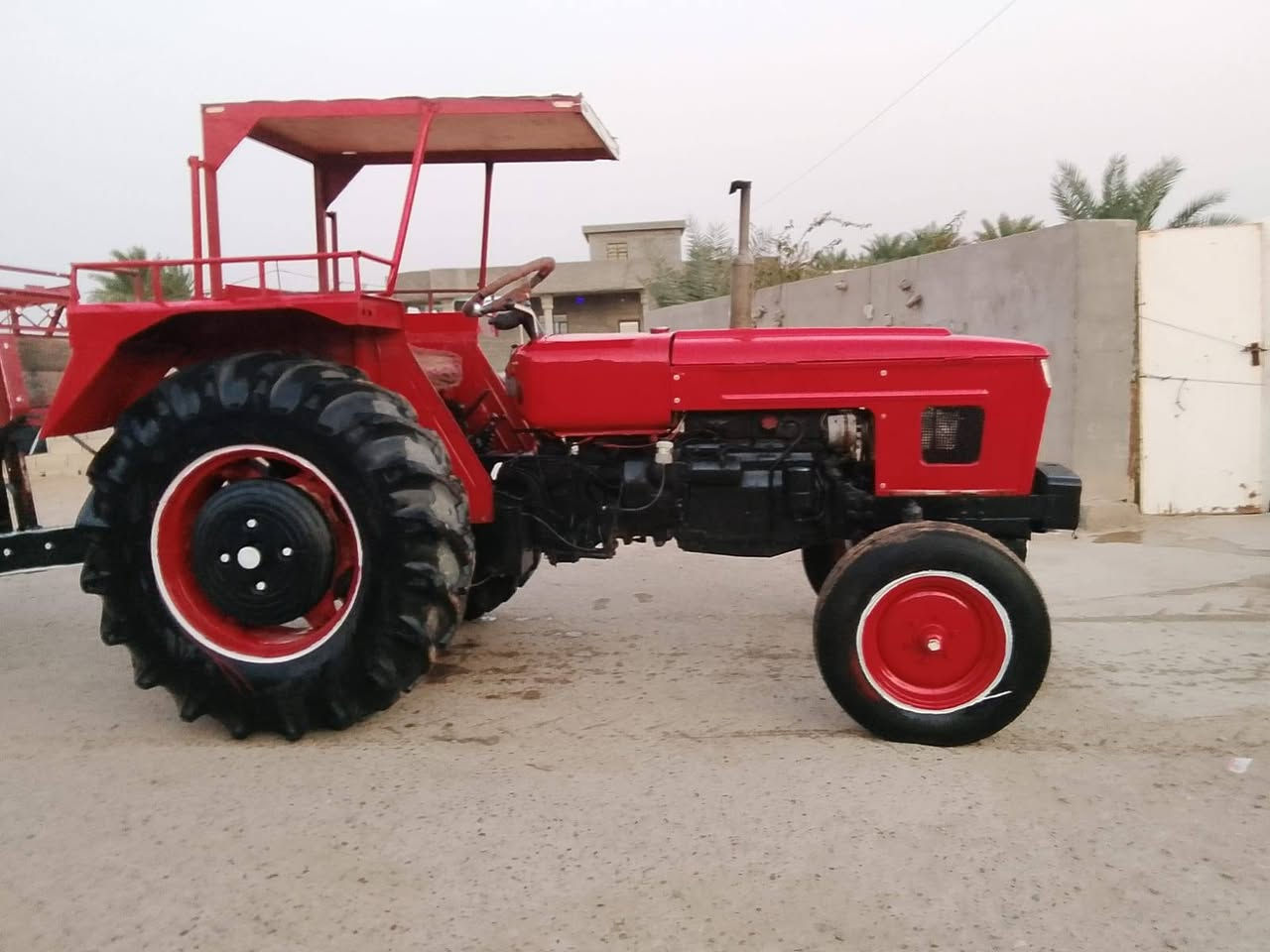 سلام عليكم للبيع عنتر 71 موديل 87 مكينة مكفولة كفالة عامة بريك دهن صدر جديد محرك جديد لا يبخر ولا ينقص بم جديد الهيدر وليك جديد تايرات تخم امامي وخلفي ثكال امامي وخلفي كهربائيات كلهة شغالة هورن كلوبات باتري جديد داينمو مكينة مال جناي وراهة عربان. مال فلوجة تكلب و فدان وديجر المكان بغداد ابو غريب الاستفسار اكثر مواصفات اتصل *********** بلعافية عل ياخذهة
