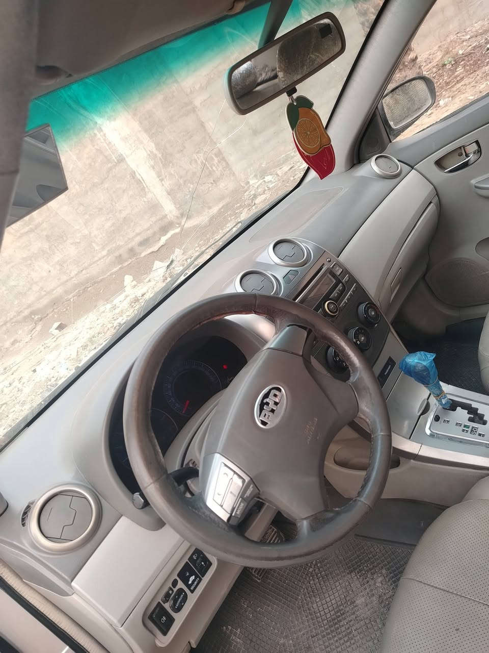 بي واي دي جي 3موديل ١٣ بغداد سياره بلاديه لاضربه لاصبغ فقط قبق صندوك مبدل كير ومكينه خير من الله لاتبخير لاتنقيص ترايهه وين ميعجبك مواصفاتهه فتحه سقف بصمه تحكمات ستيرن كشنات جلد تايرات وصدر جدد كهربائيات كلهه شغاله ربع متصرف عليهه مال جني بيهه شويه جراد بالقماره  السعر ٥٦ وبيهه مجال مكان بغداد الشعب مراسله الصفحه اوالاتصال عالرقم ***********
اذا ماعاجبتك لتكسر بالسياره
