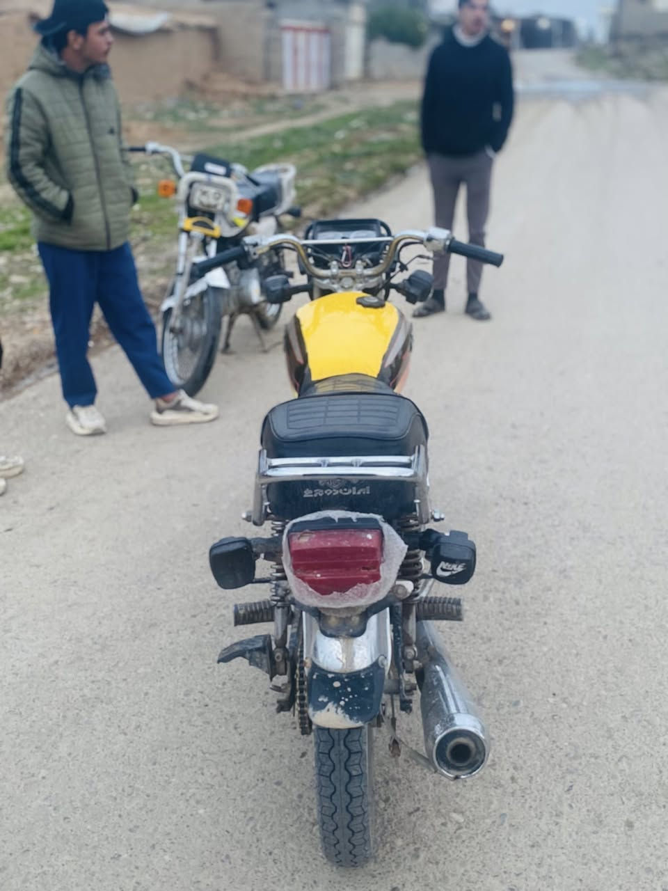 سلام عليكم تايكر للبيع 2020محرك فول معمر مره وحده بس بستم تحريكه ومعدل نار محرك لونين تجي تاخذو ترايك للموصل نضافه فولل الاستفسار التصال ***********
