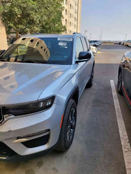 السلام عليكم...
جيب گراند شيروكي هابيرد 2024 لمتدد (دخول جديد)
 Jeep Grand Cherokee (4xe) Limited
السيارة كلين فقط حدادية خلفية (قطع اصلية)
صور الحادث مرفقة، علما تكلفة الرقم (180) الف دينار
السعر: 32,500$ 
اي استفسار: ***********

