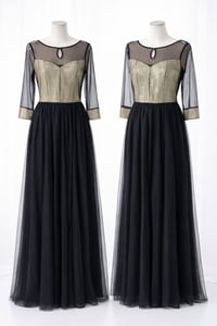 للبيع • ملابس