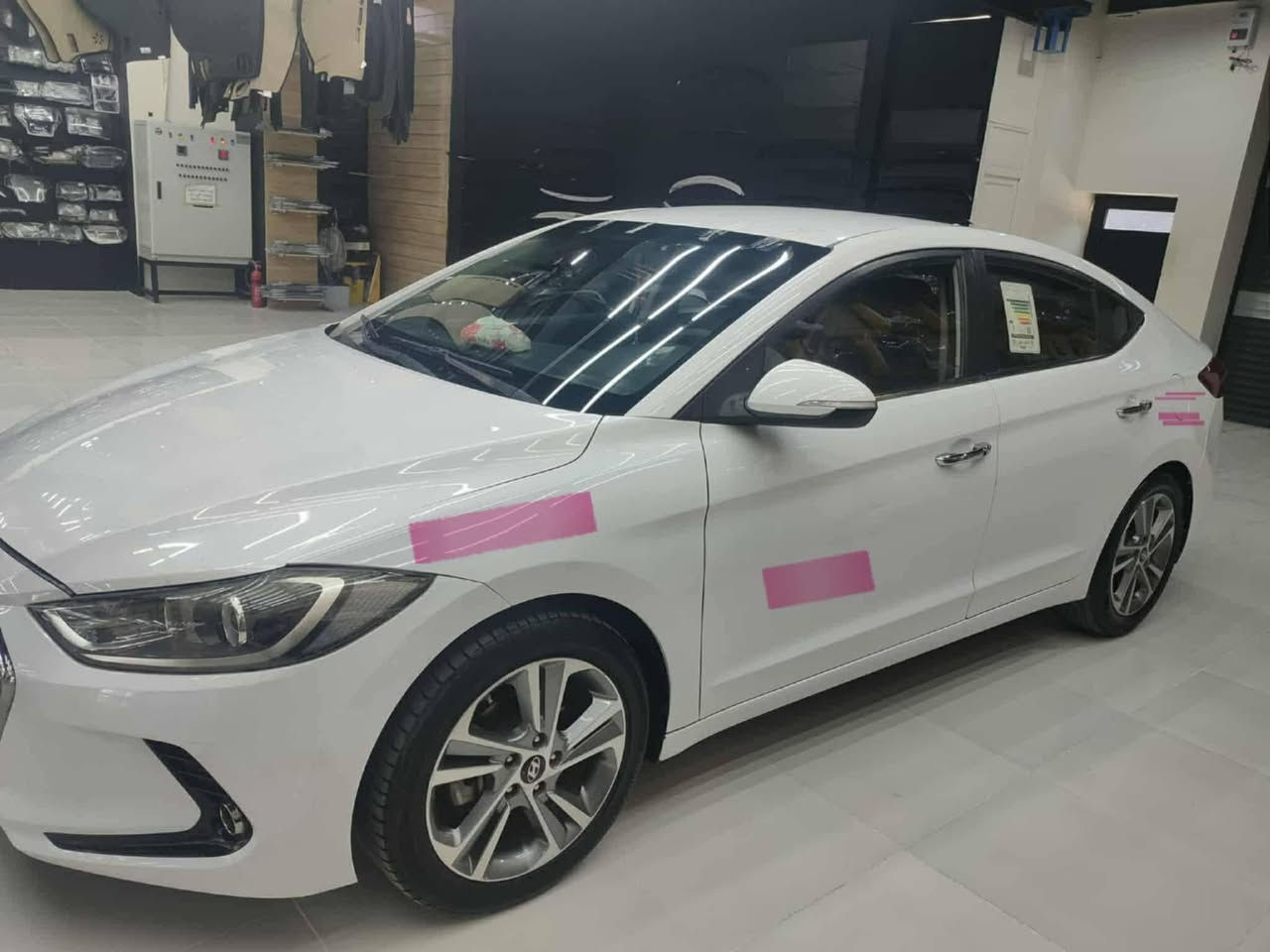 سيارة النترا افانتي 2017 فول ما عدى الفتحة بصمة هواي شغلات محرك او كير على شرط الحدادية زينه على البلاد وارد كندي الضرر بالصور حسب الفحص لان الوارد الكندي مابي صور القمارة اوالتكم والجنطة بلاد اما بيها صبغ انطيها حزام بشرد بلا معجون فقط اللي ماشر بالصور ماشية 160كم محرك 1600 ثلاث سرع
السعر 108 بيها مجال كلش قليل 🤏
***********
