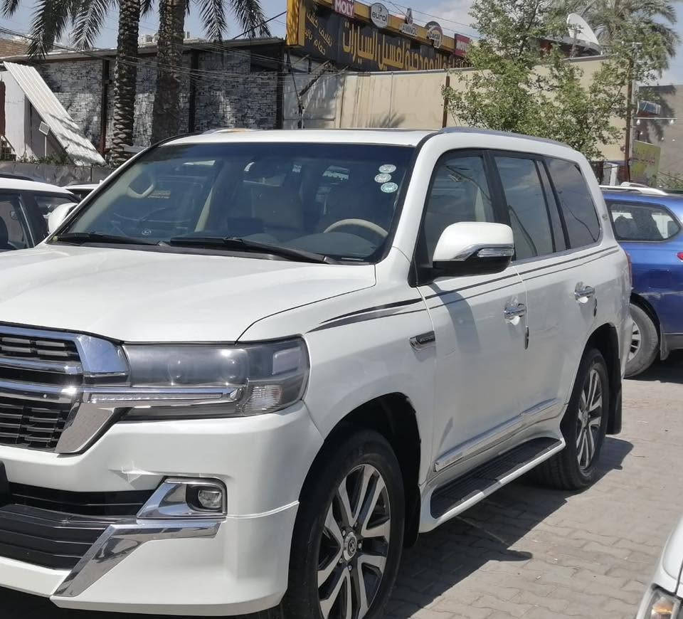 بيع او مراوس فقط كوري
لاندكروز جكسارة 2014 محدث 2021
سعر 255$ وبيه مجال 
موبايل *********** 
محرك v8 سلندر5.7
ماشية 134 الف كم 
3 قطع تبريد
سلايد
شاشة كاميرا
حساسات خلفيه
تحكم ستيرن جهتين
مري شفط كهرباء
ويل كب دعاية
لايت زنون
هزة وفحص جديد
السيارة صبغ عام
