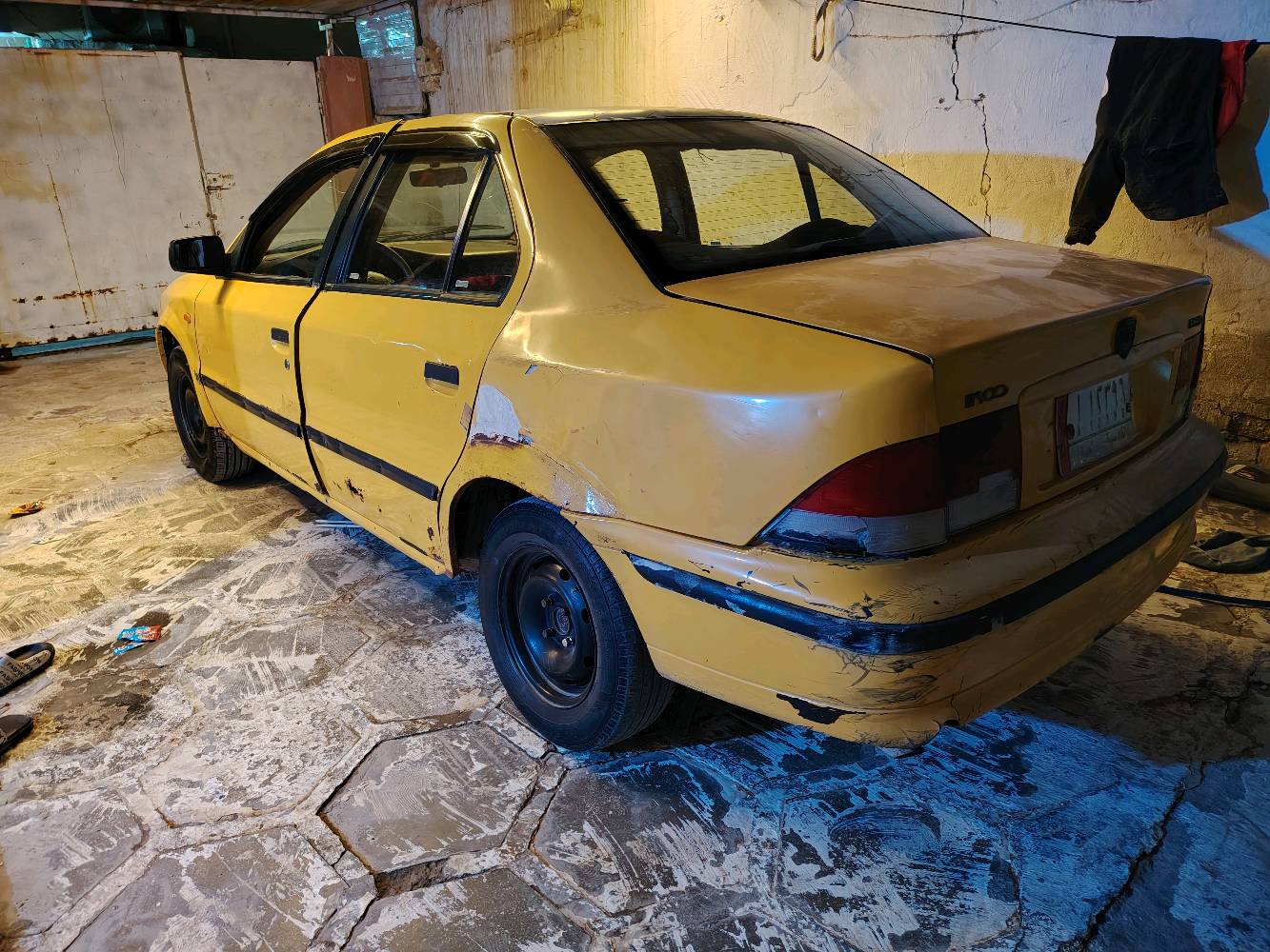 سلام عليكم سمند للبيع 2010 مداور مباشر 
مصفره هيئه او غرامه مكان السياره حله 