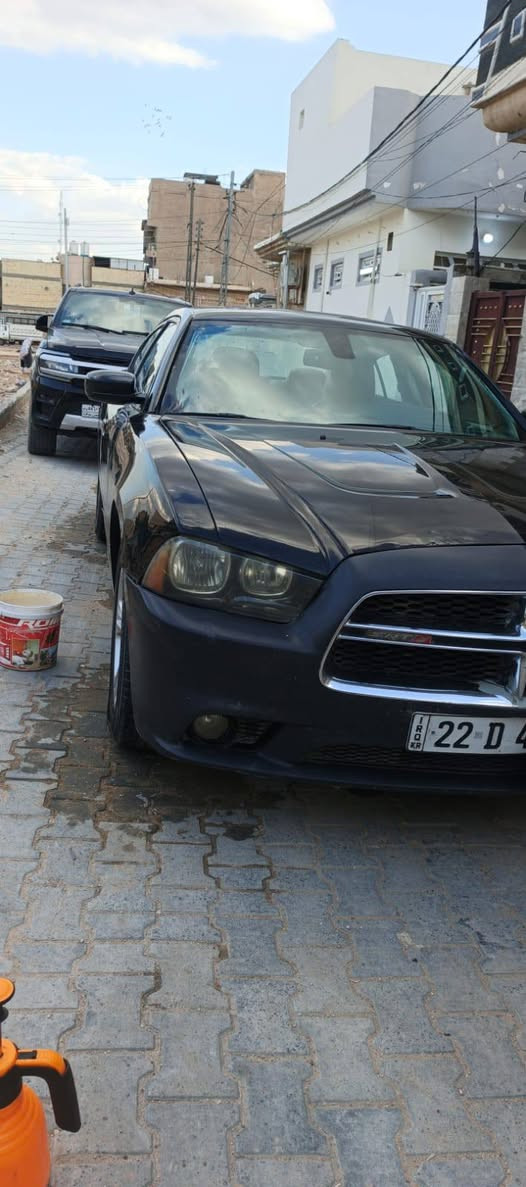 السلام عليكم شباب .مرخصه الادمن.جارجر موديل 13فول مواصفات  واحد على واحد لمتد تخم تاير حداديه 80بالميه مكينه توني منزلها مال 17كير ماوس بلادي سياره خير من الله وارد كندي  السياره خير من الله ما بيها نقص برغي .رقم اريبل انكليزي بسمي تحويل ثاني يوم هزه جديده سنويه جديد لوحات جدد تدفى تبريد شرط سياره جافيه جه السدر شرط ما مبينه جفيتها السياره احله من الصوره وشباب فدوه كلشي مذكور ما يحتاج من تتصل تكلي شبيها هذه كل تفاصيلها وضحه مكاني كربلاء  حي الزهور هذه رقمي ***********
