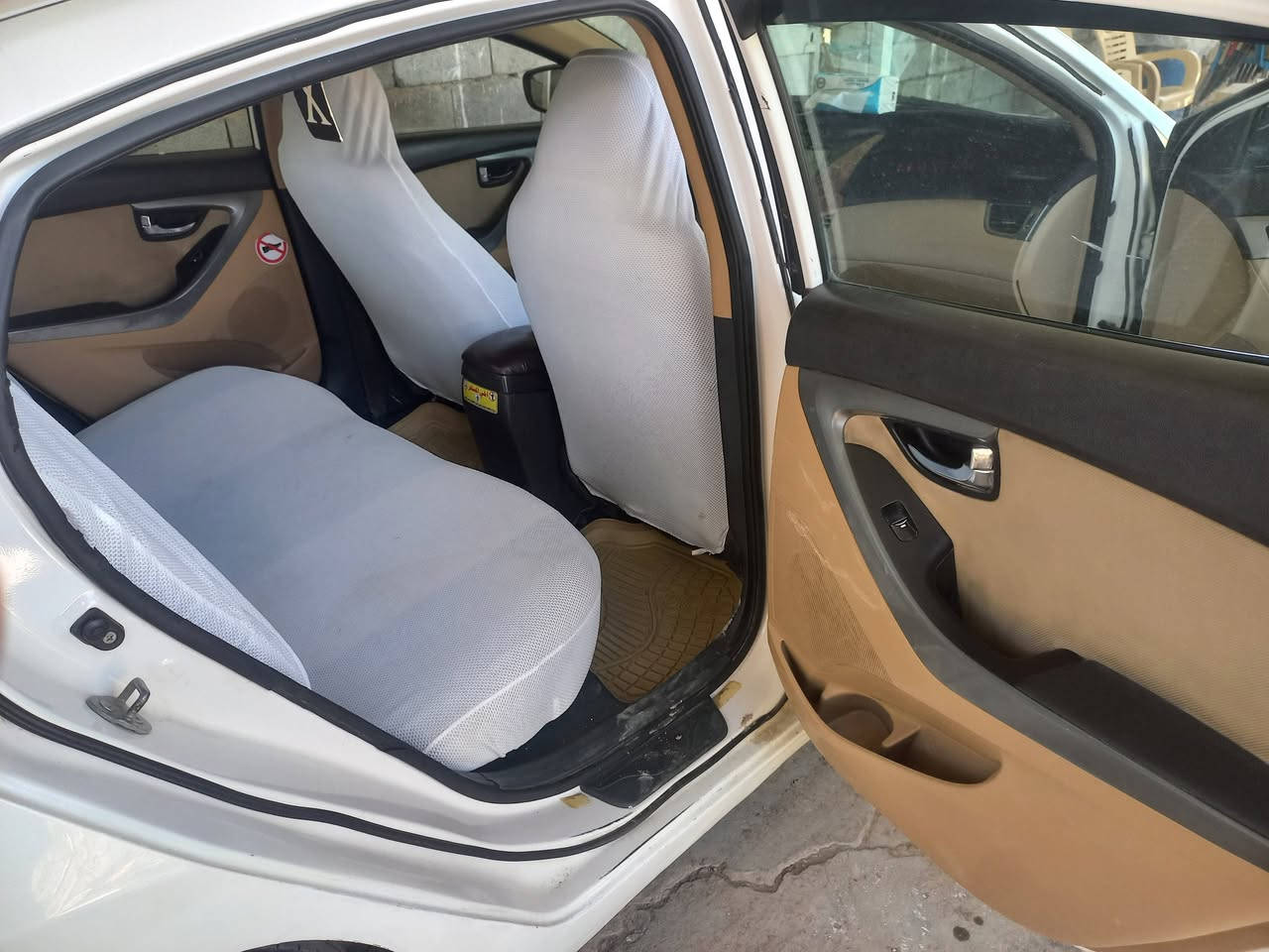 السلام عليكم ..النترا خليجي فول 14.. بيع سريع..
بيها كم قطعه صبغ اعتبرها حزام للعلم موحزام قماره مابيها قطرة صبغ 99$
***********
