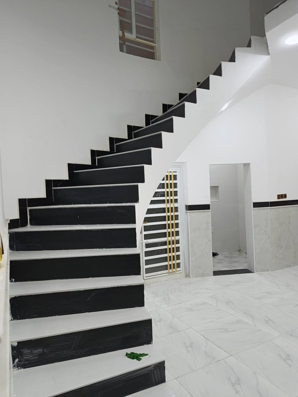 بيت للبيع – الميمونة
الموقع:
📍 ميسان – حي الملعب
التفاصيل:
▪️ المساحة: 125 متر
▪️ طابو: صرف
▪️ البناء: حديث / جاهز للسكن
▪️ موقع مميز وقريب من الخدمات
للاستفسار:
📞 ***********
📞 ***********
💬 واتساب متوفر
