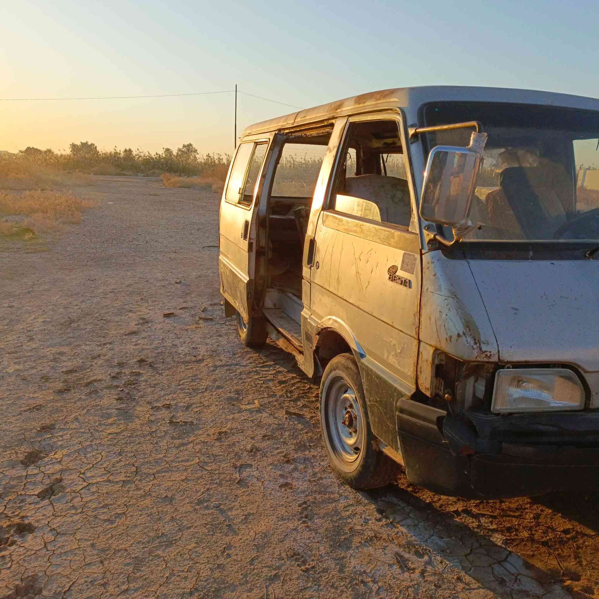 السلام عليكم كيه بسته موديل 93.....( مكينته كايمه)    كفاله عامه شاصي نضيف  واكسل جديـــــــــد جامه اماميه وخلفيه جديد  صدر امامي نضيف خير من الله مثل ما شوفون النصبه لايتات ضفيره كهرباء كله شغال ونضيف لاديتر جديد خير من الله اي حماوه ما جانت صير بيه تايرات و وياله نضيفه داخله شويه متعوب  مثل ما واضح سياره خير من الله جانت ابيعه على وضعه رقم صدامي بدون راعي سنويه ساقطه ابيع كوم حديد بيه ربح خير من الله غراضه كله نضيفه السعر.............(   11 ورقه وبيه مجال )..... المكان.......... ديالى _ جديدة الشط......... رقم تليفوني *********** بي واتساب موجود راسلني عليه ويصير خير انشالله
