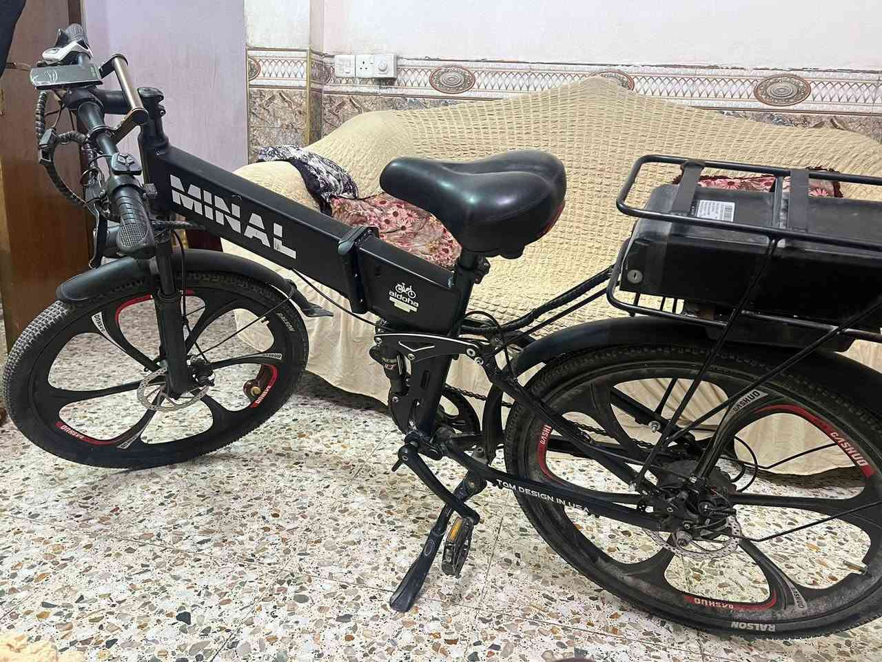 السلام عليكم دراجه شحن من معرض الدوحه دبل بطاريه ليثيوم بطاريه خارجيه وبطاريه داخليه تمشي بالشحن الوحده 56 كيلو واذا ويا المساعد تمشيك مسافه اكثر  الجديده معروف سعرها مليون ونص ابيع لك اياها ب 700,000 ***********
