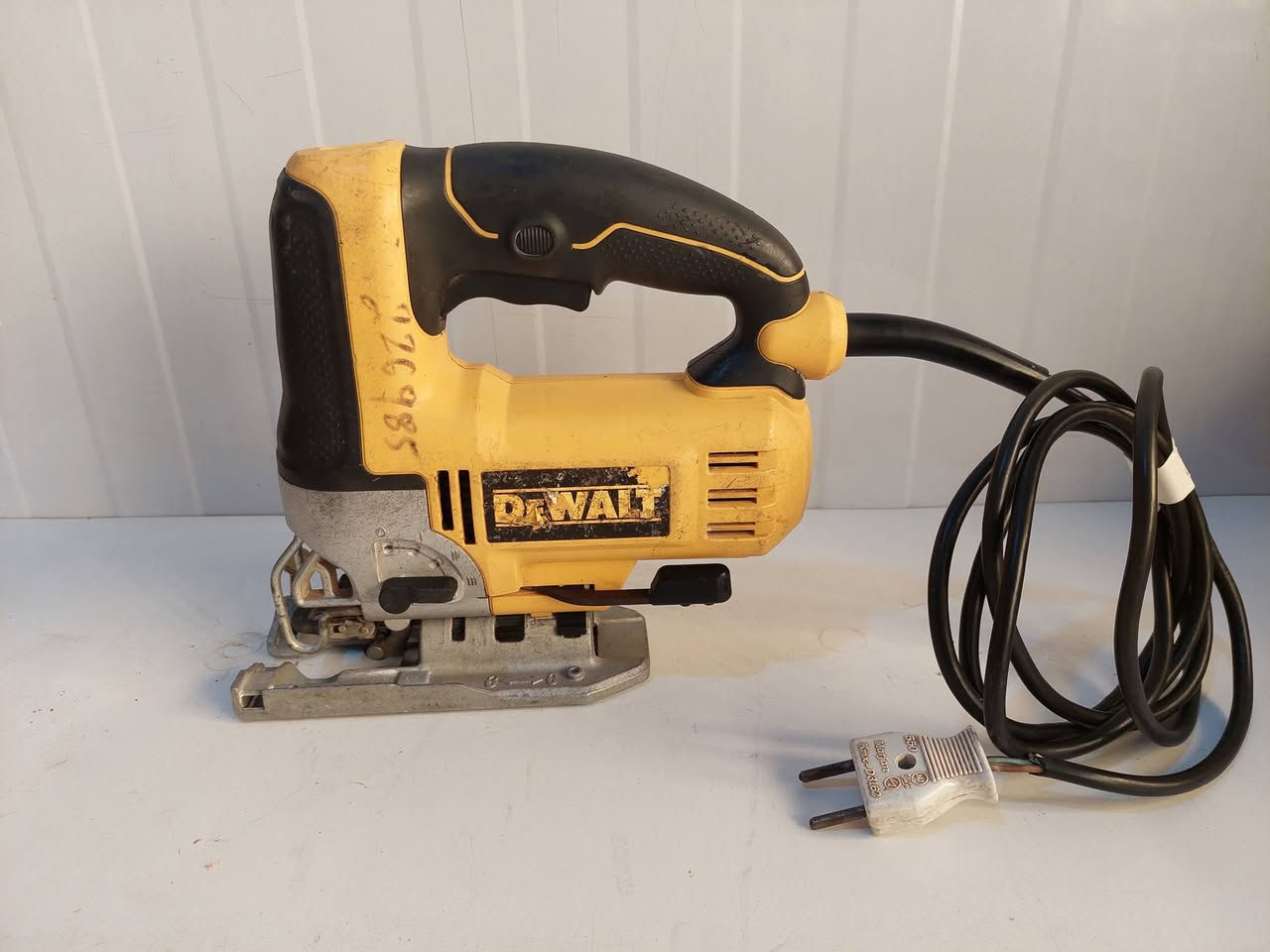 مجموعة ديولت اصلي الي يحب يتصل على الرقم *********** يوجد توصيل
