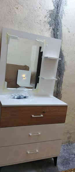 السلام عليكم غرفه تركي للبيع بعده جديده ما مستخدمه ابد بس كنتور شاده والباقي بعدهن ع وضع شركه السعر 600 مكان نجف شارع المطحنه مقابيل القريه الغدير ***********
