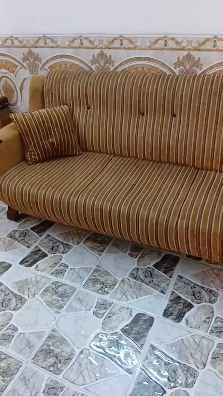غراض مستعمله نظيفه جدا للبيع كلمن وسعره المراسله خاص او الاتصال ***********مكاني بغداد
