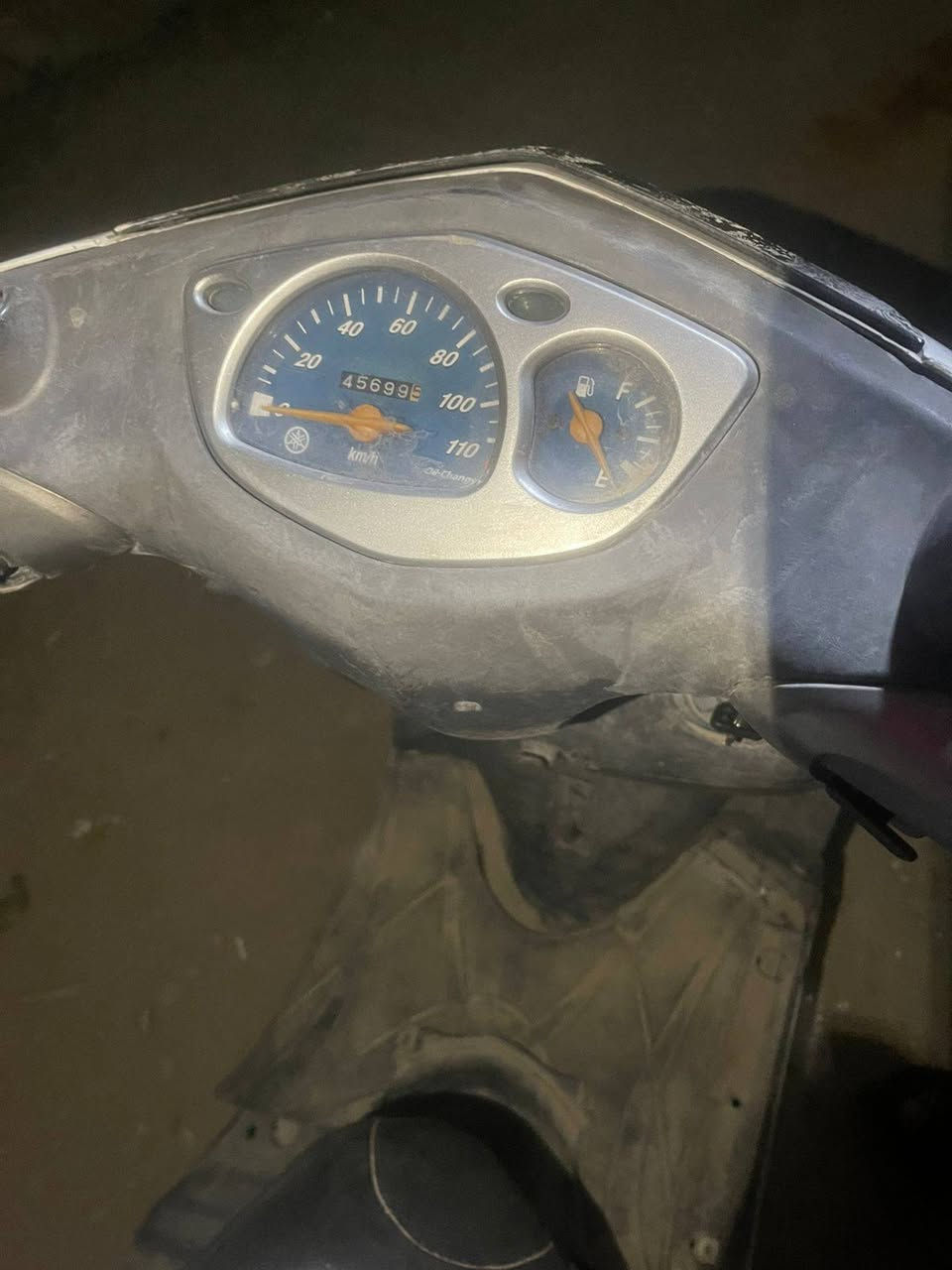 السلام عليكم.
سكنس ياباني ١١٠ 

دراجة متروكة 
طفت بانزين 
ما اعرف شبيها أمانة الله 
كلشي بلادي بيها 

ابيع كوم حديد 
250 وبيها مجال 

حي اور 
***********
