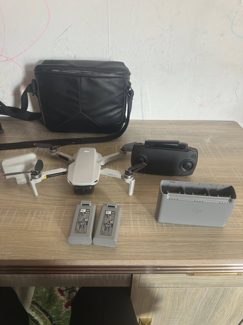 السلام عليكم درون   مني SE للبيع كلش راقيه ونضيفه مال تصوير 4k نضافه 95 استخدام شخصي كامل ملحقات  شخط مابيه الي يحب يشتري ادزله تفاصيله خاص.


**إذا كنت صاحب هذا الإعلان وتريد حذفه لأي سبب، رجاءا أرسل رسالة إلى الدعم الفني**