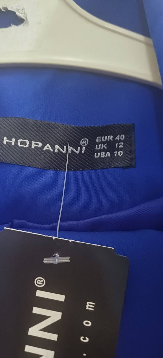 للبيع كوستم (قاط)جويتي كامل سترة وبنطلون قياس  40 يعني تقريبا مديم 
بنات جديد امانه الله ورسوله ما ملبوس وحت بعده باليبل اخذته ب ٨٠ ابيعه ب ٥٠ وبي مجال بسيط مكاني حي جهاد


**إذا كنت صاحب هذا الإعلان وتريد حذفه لأي سبب، رجاءا أرسل رسالة إلى الدعم الفني**