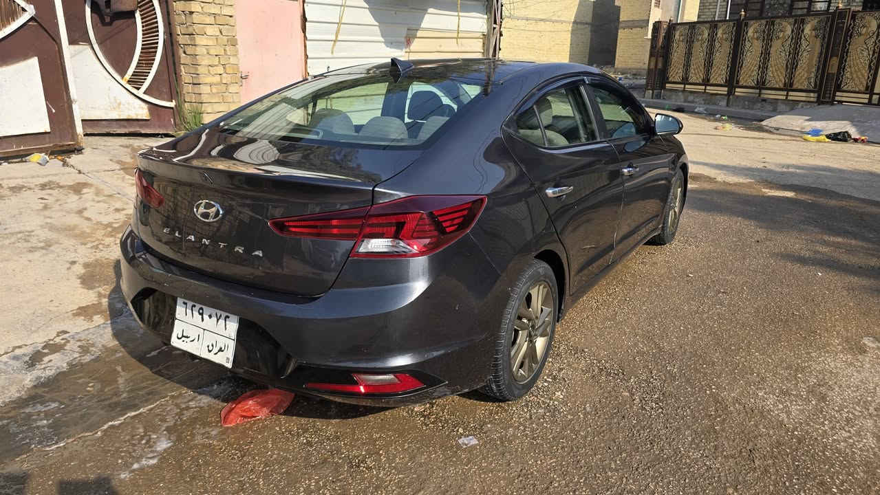 النترا ٢٠٢٠ امريكي ضررها مرفق بالسونار
نص مواصفات 
رادار امامي جانبي خلفي 
مانع اصطدام نقطه عمياء 
تبريد منفصل مناخين 
 شاشه كاميرا تحكم جهتين 
گير محرك تبريد وضع الشركه مملعوب بيهن
ماشيه ١٠٩ mi
بيها منضومه غاز 
السياره بأسم الشركه وكاله او تحويل مضمون 
تخم تاير وصبغ وياله لايت عدسه شادلها اوسرام باتري جديد
اخوان ضررها بس مال امريكا واضح بالسونار 
سعرها ١٣٣ مجال بسيط رقمي *********** مكاني الدوره 
(ممتواجد ع الفيس )
