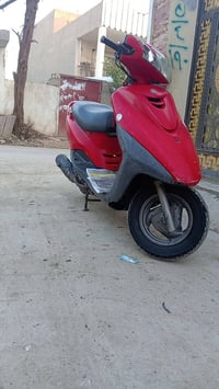 عندي دراجه بغبغاء للبيع السعر على الخاص  ٠٧٧٨٠٢٣٢٣١٦