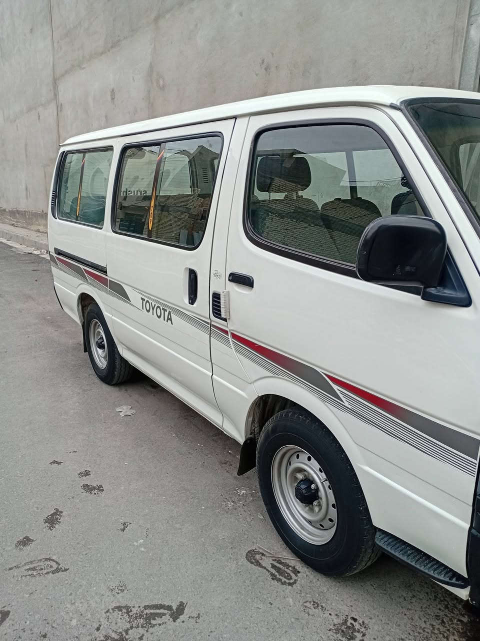 السلام عليكم هايسه بوز ٢٠٠٤رقم شمالي اربيل بسمي سياره بلاديه تدفه تبريد شغال صدر امامي خلفي كله بشرط مكينه كير اكسن بيهه منضومه غاز السعر . ٩٧بيهه مجال حك الجيه *********** بغداد حي الحسين
