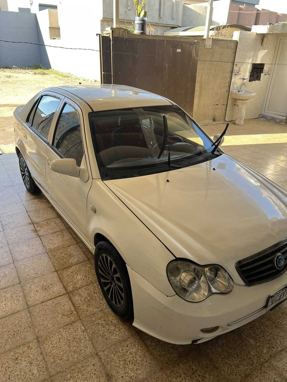 السلام عليكم سي كي للبيع موديل 2012 رقم بغداد شرط التحويل نضافه كدام العين محرك وكير شرط كهربائيات كلها شغاله ما تحتاج مصرف 
سعرها 38 وبيها مجال 
مكان السياره برطله
لل تواصل ***********
