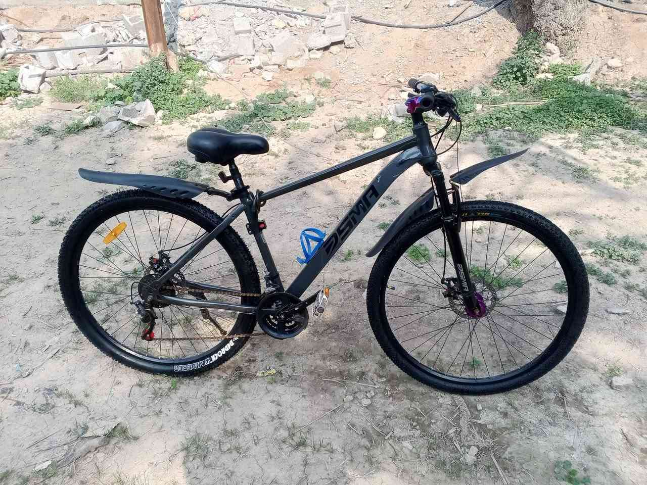 سلام عليكم باسكل جبلي
ماركه DSMA
حجم 29 هيكلة حديد  تايرات جدد 
بي كشن طبي 
بي10 سرعات 3امامي و7خلفي
بريكاتة دسكات اصلي
تجيك هدية ويا جهاز سرعة
الباسكل شكله احلة من صوره 
دوسات رياضية
ستيرن تنسيق وية الويالة
جاملغات امامي خلفي اصليات
سعره 220 وبي مجال 
مكاني: بغداد_الدوره_الهواشه
التواصل: ***********
