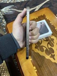 ايفون 16pro max   تك سيم ذاكرة 256 بطارية 91 جهاز نظافه100% للأستفسار٠...