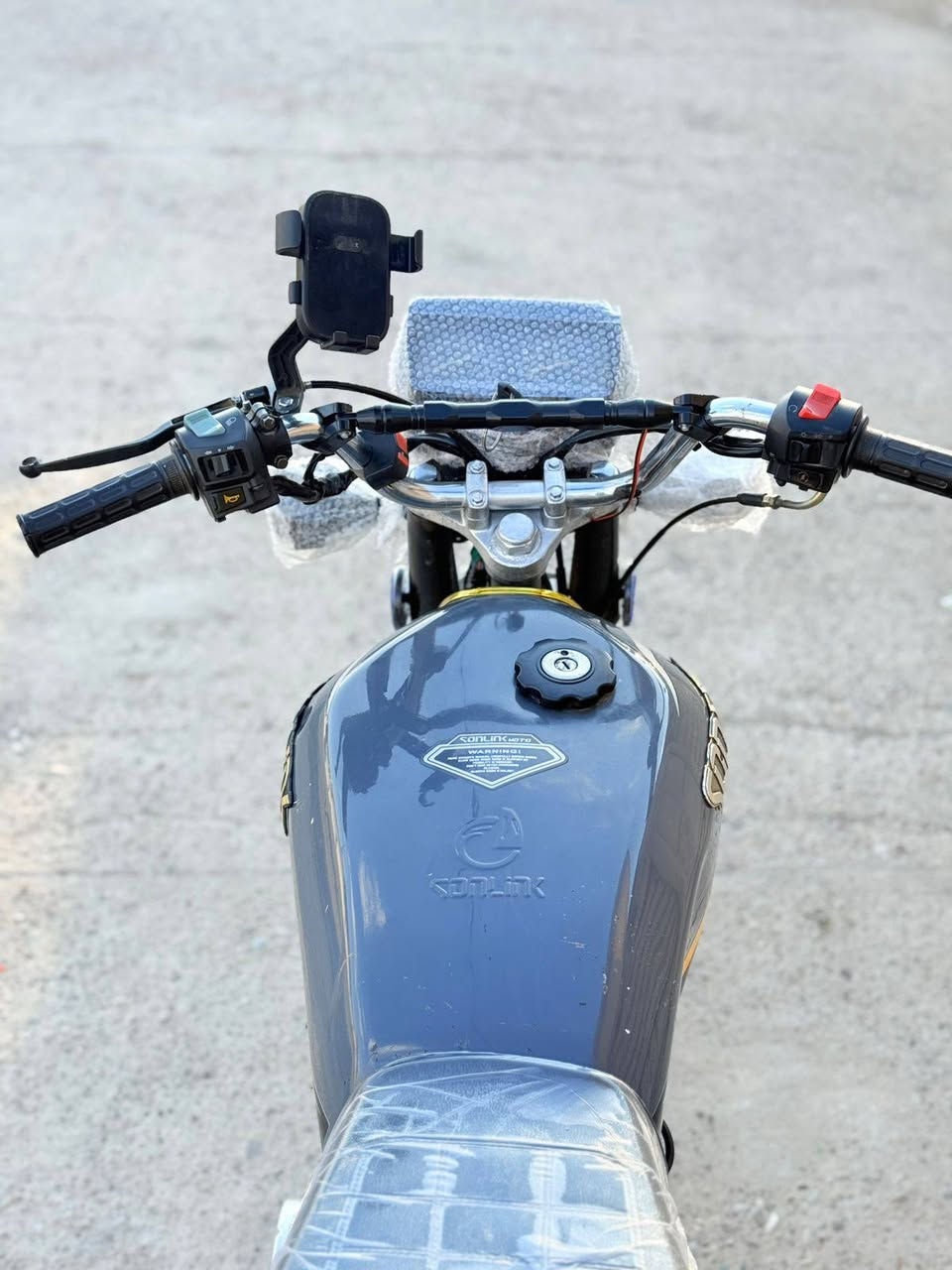 دراجه سولنك 5گير موديل 2025صفر بعده محرك 200صبانه مامضروب كهربائيات كله شغاله سويج سلف دراجه نضيفه تجي تشوفهه احلا من الصوره سعر 575بي مجال شويه شراي طب خاص او انتصل  ***********
