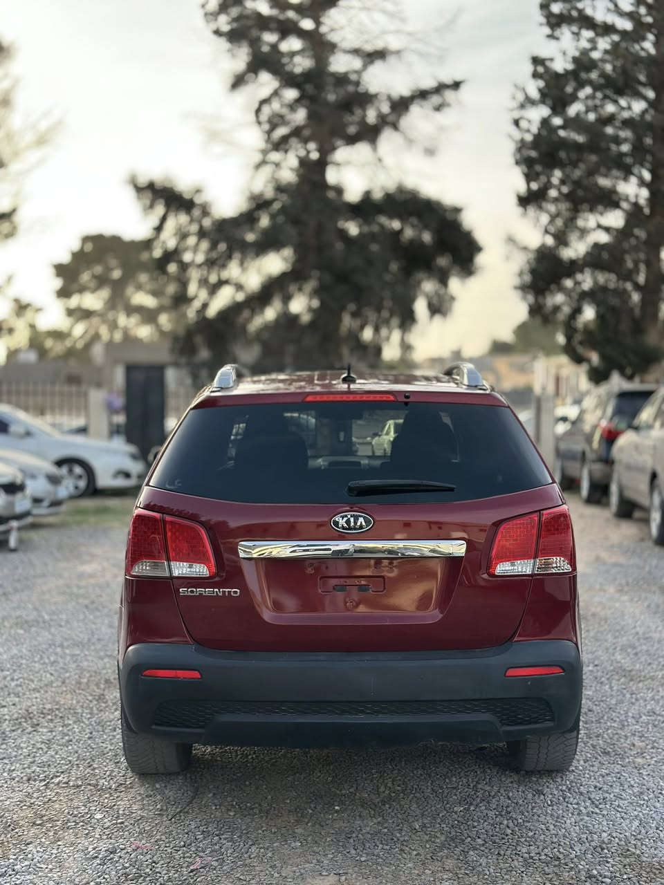✨ #معرض_المسار_الصحيح_يقدم_لكم ✨

عرض اليوم وعلى بركة الله ✅ :

• 🔑نوع السيارة: كيا

• 🏎️ الفئة : سورينتو 

• 📅 سنة الصنع: 2011

• 📈 المسافة المقطوعة: 129 الف Km

• 🎨 اللون الخارجي : دم غزال

• 🛋️ لون الداخلية : قماش أسود   

•📄 جمرك رسالة مفتوحة أستراد كندا🇨🇦 سليمة بدون حوادث ولا اي ارباق طالع ✅

المواصفات الفنية:

• ⚙️ المحرك: 3.5 العادي كتينة حديد  
• 🕹️ ناقل الحركة: اوتوماتك 
• ⛽ نوع الوقود: بنزين 

✨ كماليات السيارة: 
• مكيف ديجيتل مركزي
• مثبت سرعة 
• مانع انزلاق 
• 3صفات 
• بصمة تشغيل 2 من الدار 
• كراسي كهربائية 
• تسخين في الكراسي 
• فليتشة في المراية 
• عدسة قصير  
• سنترلوك 
• مرايات كهربائية 
• تحكم في المقود 
• منظومة صوت واتصلات كاملة     
• مسجل 
• فليتشة في المراية   
• مدخل AUX USB
• ديسكو 16
• كاميرة خلفية    
•كراسي قماش    
•سيرية ايطارات جديدة 
• شكورطة وعدتها كلها موجودة 
• بطنها نظيفة خالية من الرطوبة والخزيز 

الحالة العامة:
• 🛠️ تم الكشف على السيارة ولا وجود لأي اعطال 
• خالية من القص والسوس  والحوادث نهائي ✨
• الكربون موجود الاصلي وبالكشف والضمانة ✅

  للتواصل:
• 📍 موقع المعرض الفرع الاول : https://maps.app.goo.gl/45Z5WPXAGxrwD9Jn8?g_st=ic

• 📞 للاستفسار: 093.119.09.01


**إذا كنت صاحب هذا الإعلان وتريد حذفه لأي سبب، رجاءا أرسل رسالة إلى الدعم الفني**
