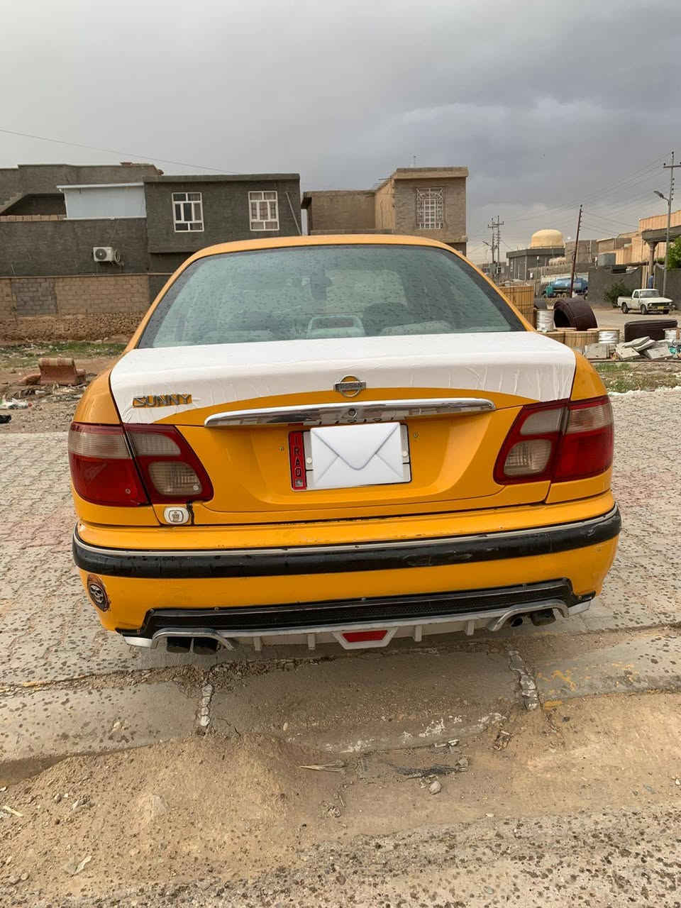 نيسان سني 2002 صفره رقم بغداد 
مشروع وطني ضررها الجاملغات الاماميه فقد بدون دواخل كير عادي محرك 1600اسود تبريد شغال صدر نضيف تخم تاير نضيف السياره كلشي ما ناقصها فقط ملاحضات بسيطه مكانها الانبار قضاء حديثه السعر ٥٥ وبي مجال جدا قليل للاستفسار اكثر 
الخاص مفتوح او الاتصال على ***********
