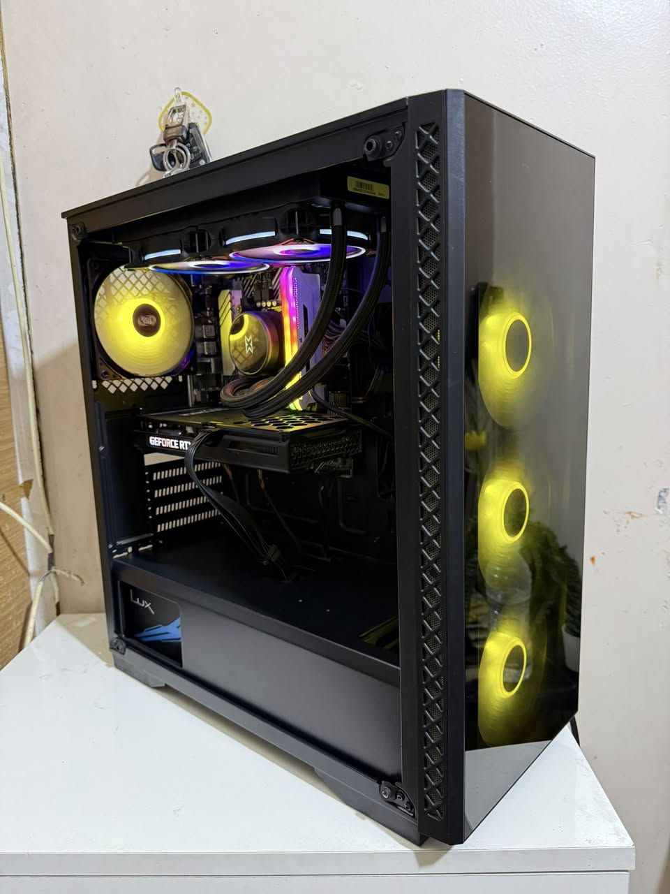 تحية طيبة اصدقائي (( فقط كيس للبيع ))
التجميعه جداً نضيفة وحرارة قطعها لوز
المواصفات 👇🏻

cpu i7 10700k
cpu fan Water cooler Xigmatek 240mm
gpu RTX 3060 12g gainward
Ram 16 2x8 3600 corsair RGB
M.b h510m asus prime
ssd 1t Lexar
case DeepCool 4fan RGB

مكاني بصرة ومتوفر توصيل السعر 890 الف


**إذا كنت صاحب هذا الإعلان وتريد حذفه لأي سبب، رجاءا أرسل رسالة إلى الدعم الفني**