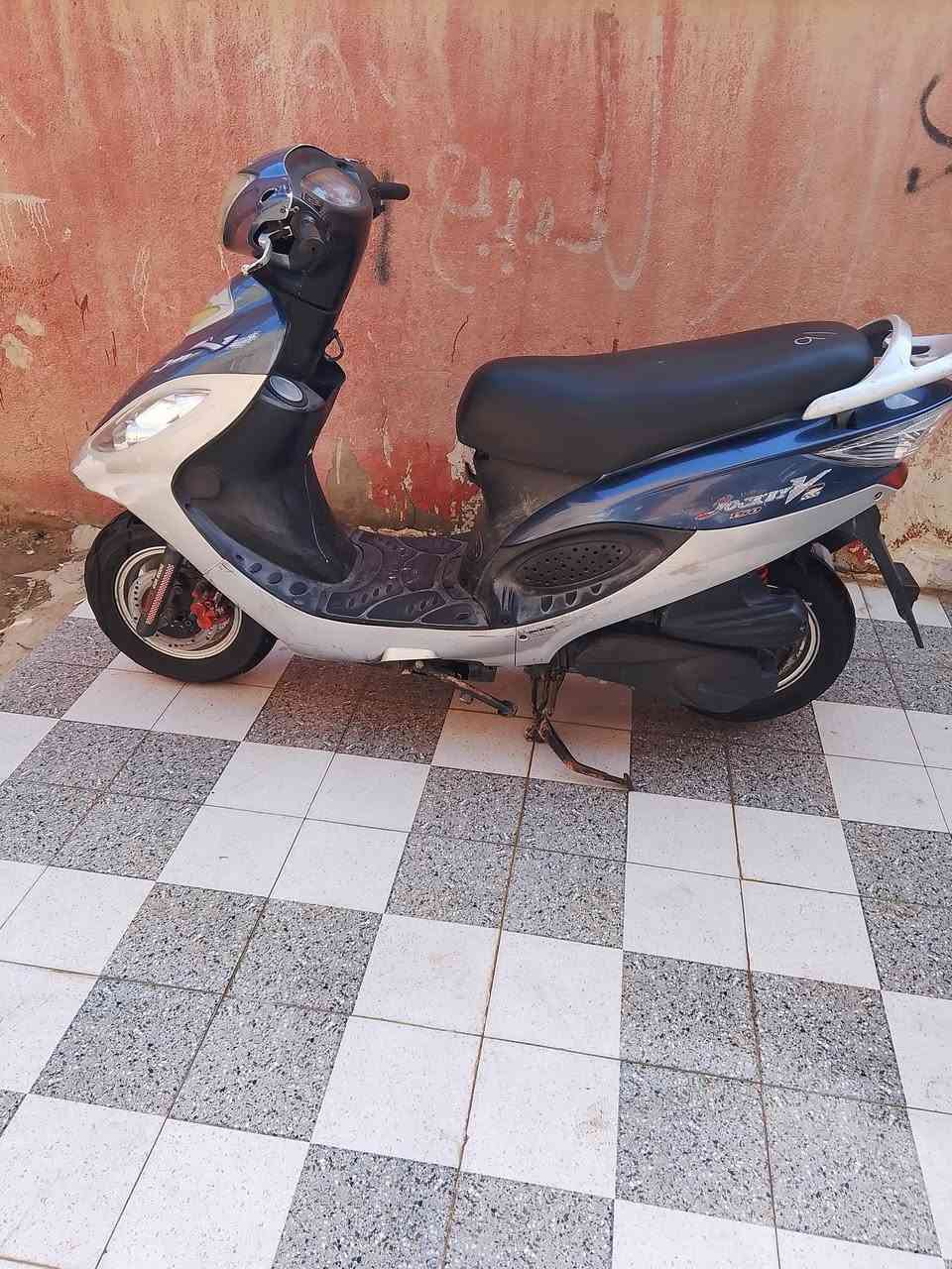 سلام عليكم كامكو v2موديل 14محرك 150جاهزه ونضيفه مابيه اي  نقص السعر خاص مكاني رفاعي  الاتصال
 ***********
