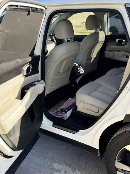 سلام عليكم 
سورنتو مديل ٢٢رقم بغداد بأسمي 
ماشيه ٣٤ مكفوله
حجم المكينه ٦ سلندر 
السعر ٢٧٥ وبيه مجال 
مكان بغداد سيديه
‭٠٧٧١ ٩٩٢ ١١٨٤‬ ‬
