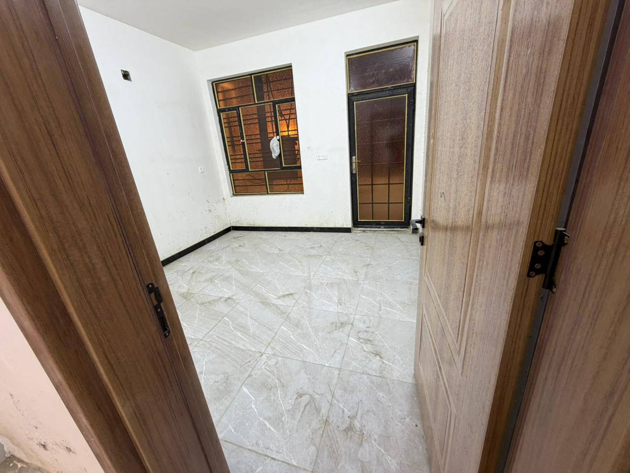 دار للبيع ملك صرف طابو 
المساحه 50م  
يحتوي على 3 غرف نوم🏗️ وصاله 🏗️ومطبخ 🏗️ خدمات عدد 2

بناء حديث 2025 عرض الشارع 30 متر 

عنوان الدار حي القاهره الشارع السايدين مقابيل مدرسة المهج الاهليه 

للاستفسار ***********
