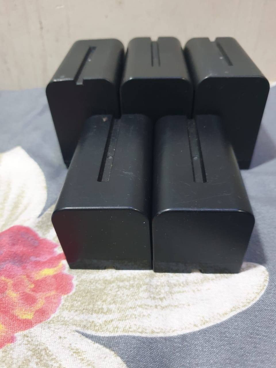 معدات تصوير للبيع كل صوره مكتوب بيها السعر والتفاصيل لا تجي تسأل على السعر
المكان بغداد حي الجهاد 
***********
