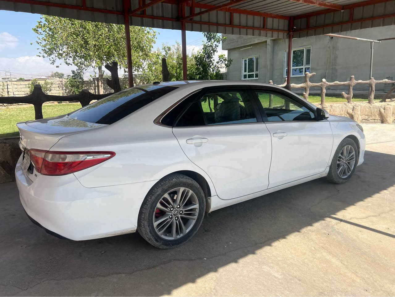 كامري ٢٠١٦ مواسفاتse زوور خاوينه. به كلين داخل بويه ٣ بارجه ي عيراقي سبوخه به بئ داخلي گئر و مه كينه ي زوور خاوينه به رشت ١٣٥هزار رويشتويه ٥ وه ره قه غرامه له سه ره  سعر ١٥٢ و مجالرقم موبايل *********** اكر, نينوى
