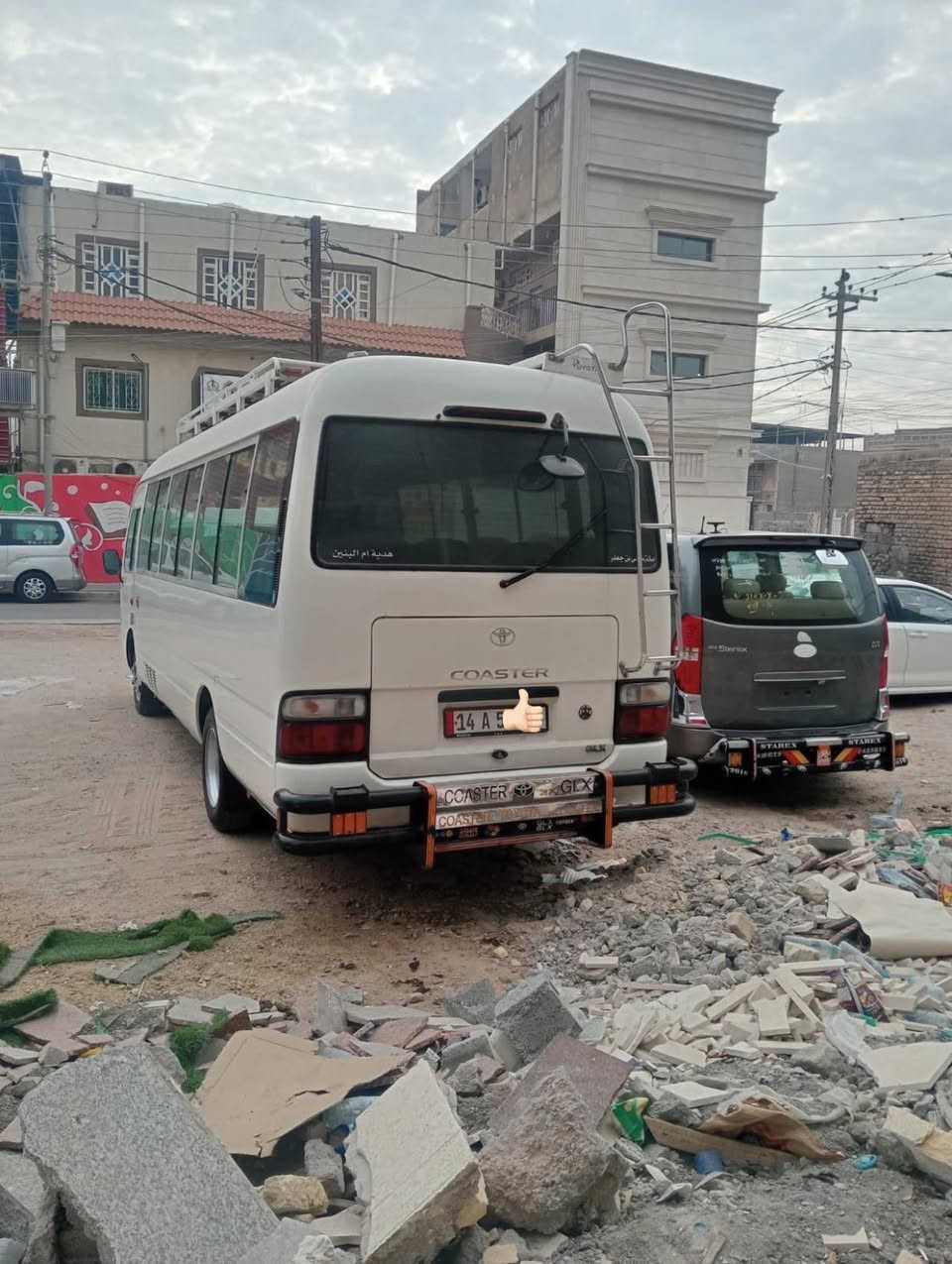 السلام عليكم كوستر للبيع مديل 2014مكينه كير اكسل كفاله تخم تاير تبريد صبغ بجم والصفحه الكصيره يم الدكمه وصفحه العبري وره الدبل بل ربع والباغي كفاله عامه رقم بصره إنكليزي بسمي السعر 325وبيها مجال قليل مكلف بل نشر رقم راعيها ***********
