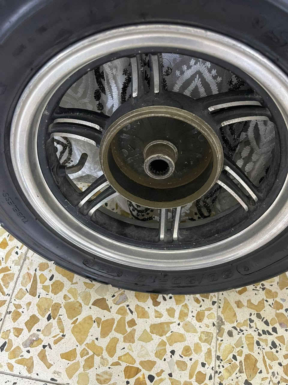 وياله رمبه شرط عل فحص هنه وتايرات   بغداد حي النصر السعر 200. بدون عمله  ***********
