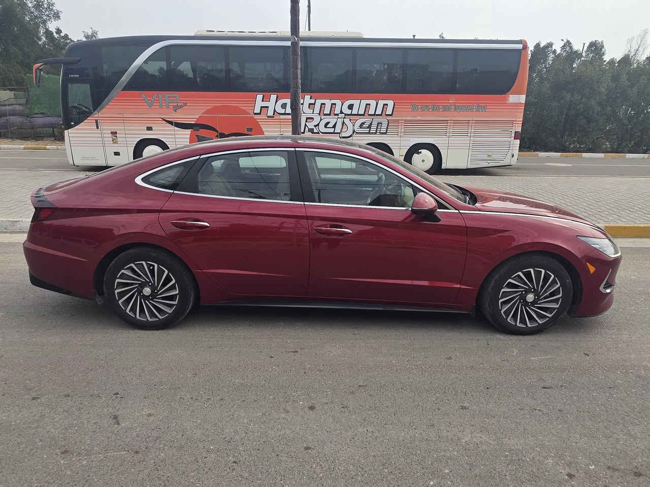 سوناتا. موديل 2023   فول اعلى واقوة  مواصفات  هايبرد ماشية 70 الف  حادث موضح بصور والسونار موجود بلمنشور   سعرهة. 190 وبيها مجال  
العنوان بغداد جديدة  ***********
