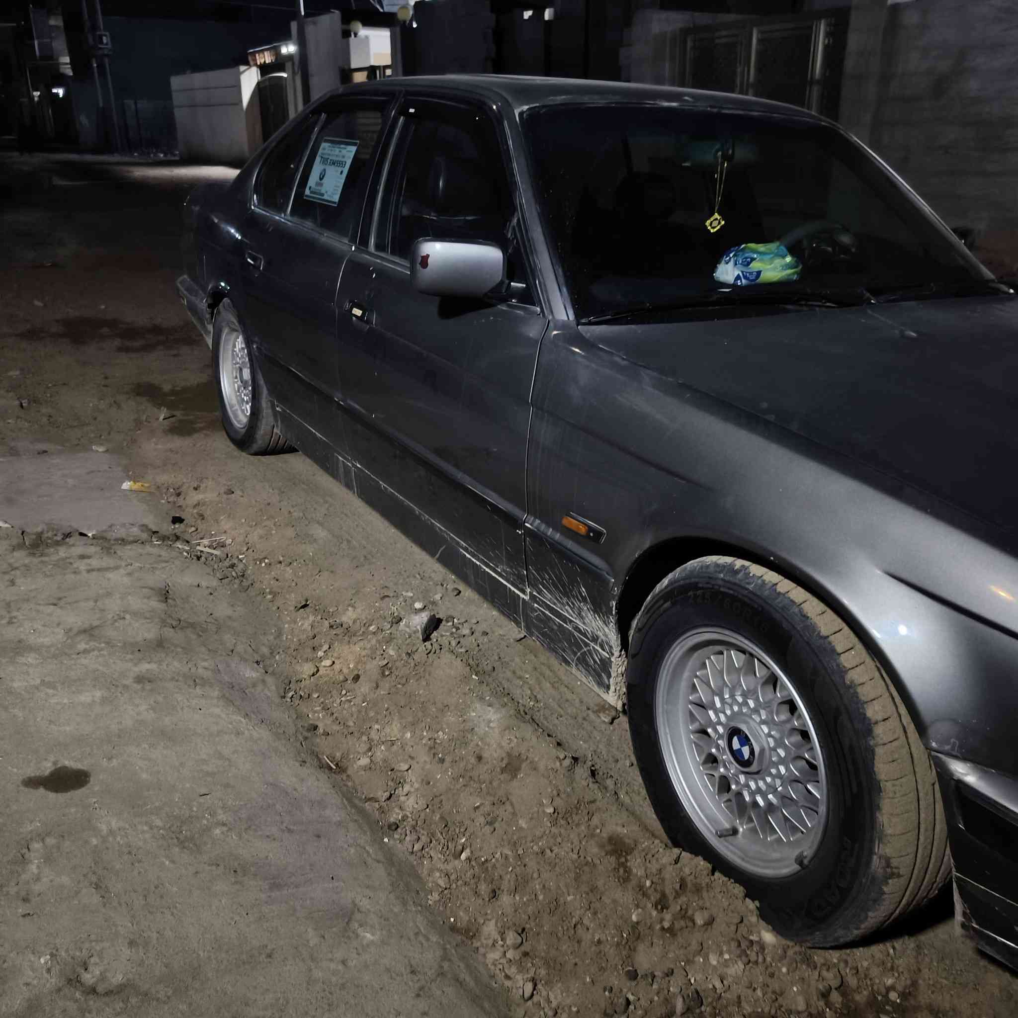 سلام عليكم bmw اصل 525 موديل1991 سيارة جاهزه مكان الفلوجه سنويه 2030 تخم تاير جديد سياره نضيفه سعر 55 بيها مجال حك الجيه الرقم ***********
