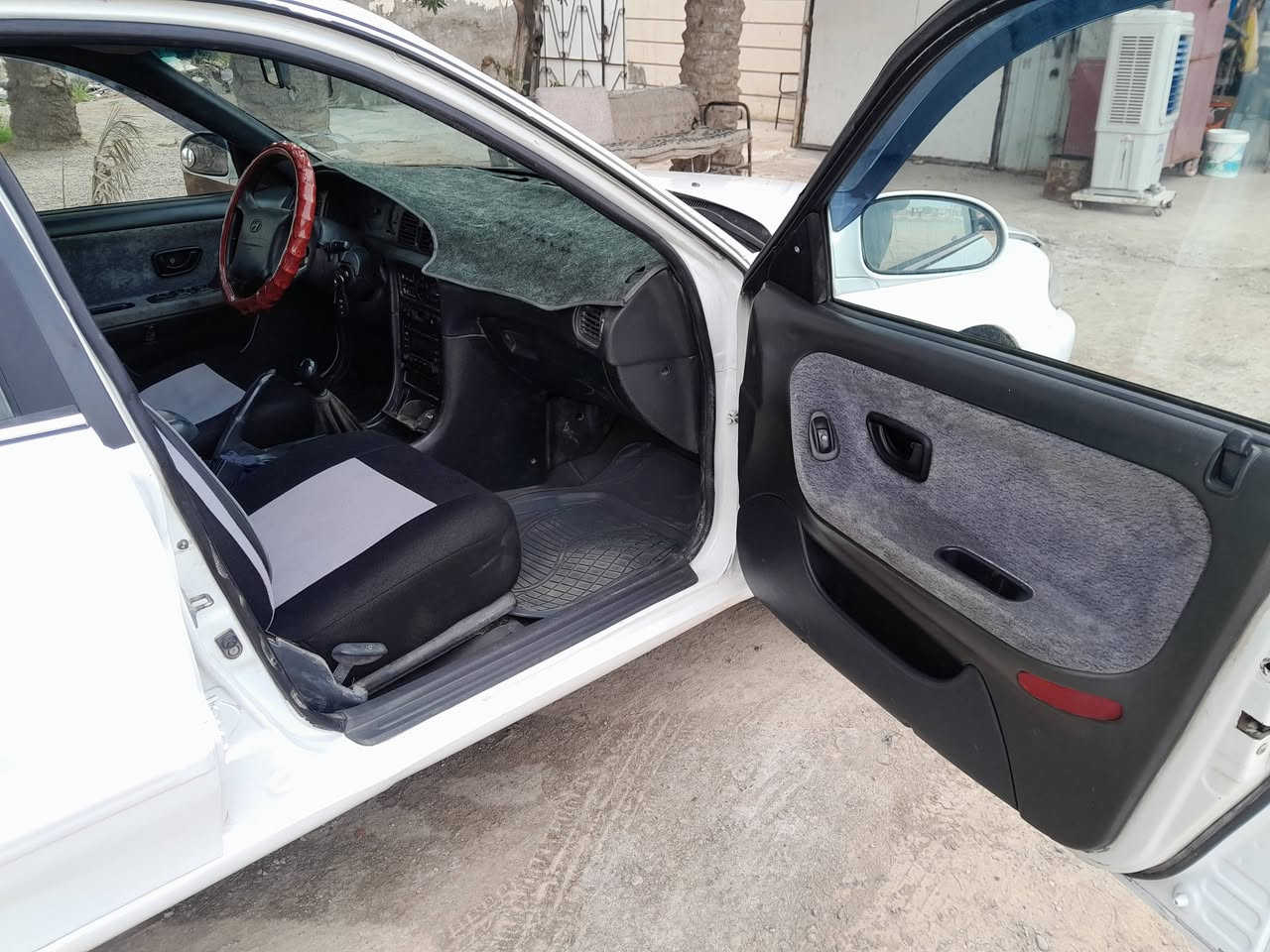 السلام عليكم سوناتا ثري بغداد ابيض شرط التحويل المكينه والكير شرط الظمان قبل اسبوع شادهن مع الكلج صدر امامي وخلفي جديد غرفته وضع شركه نظيفه جدا بدون حادث صبغ عام للجماليه مكاني ديالى سعره 50بيه مجال قليل للاستفسار الاتصال على الرقم ***********
