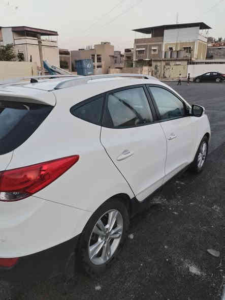 متاح سيارة توسان ٢٠١١ ضررها موضح بالسونار ومكينة مبدلة شرط التحويل سنوية ٢٠٢٨ وهزة بعدها ما ساقطة كابون بنزين بيها شراي اتصل *********** ترهم معارض ويا سيارة اقل
