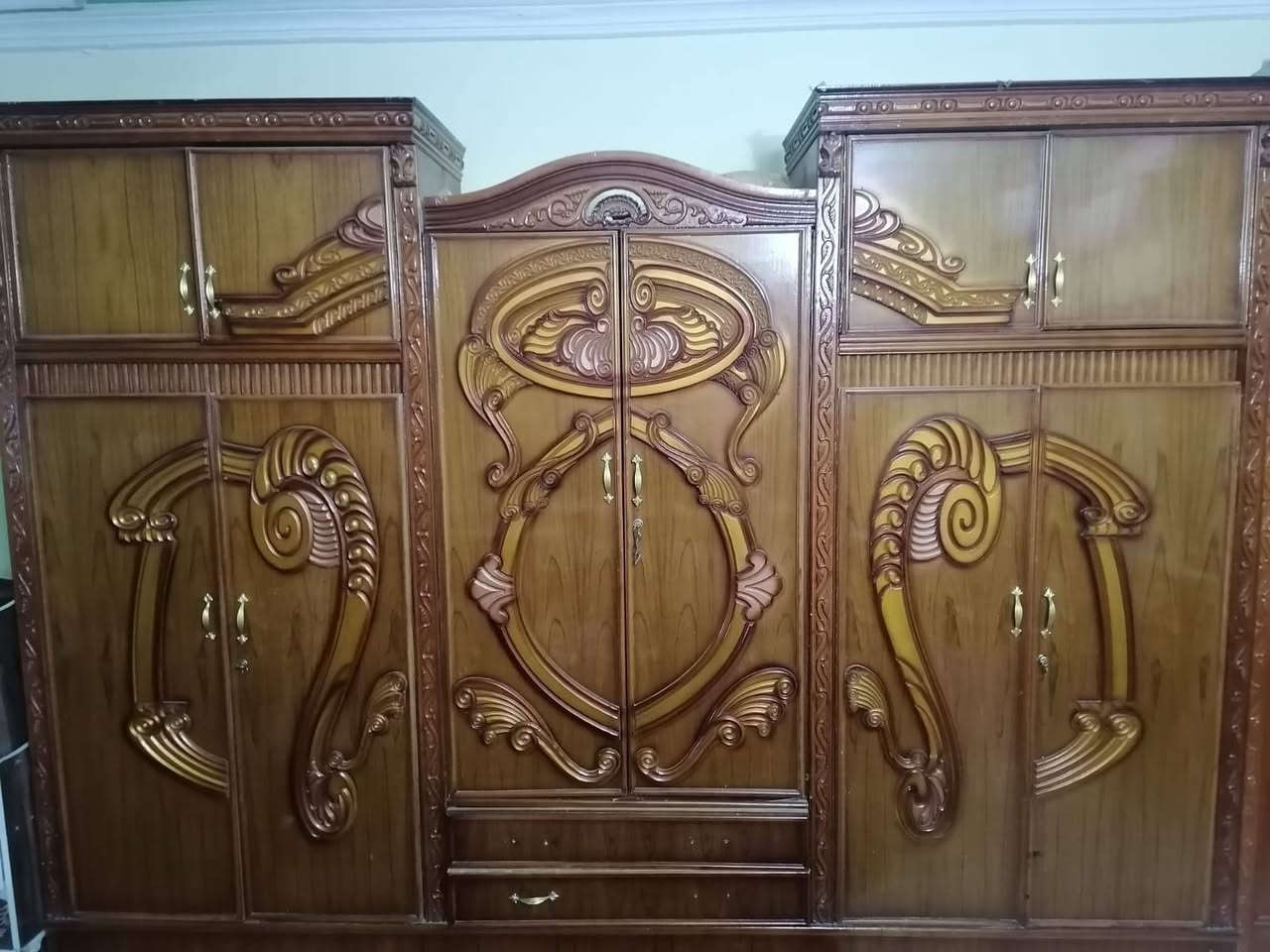 غرفه صاااج تتكون مــ†ـن. 7 قطع. ضخمه. اريدهه 900 وبيهاا مجال.
للاستفسار ***********
