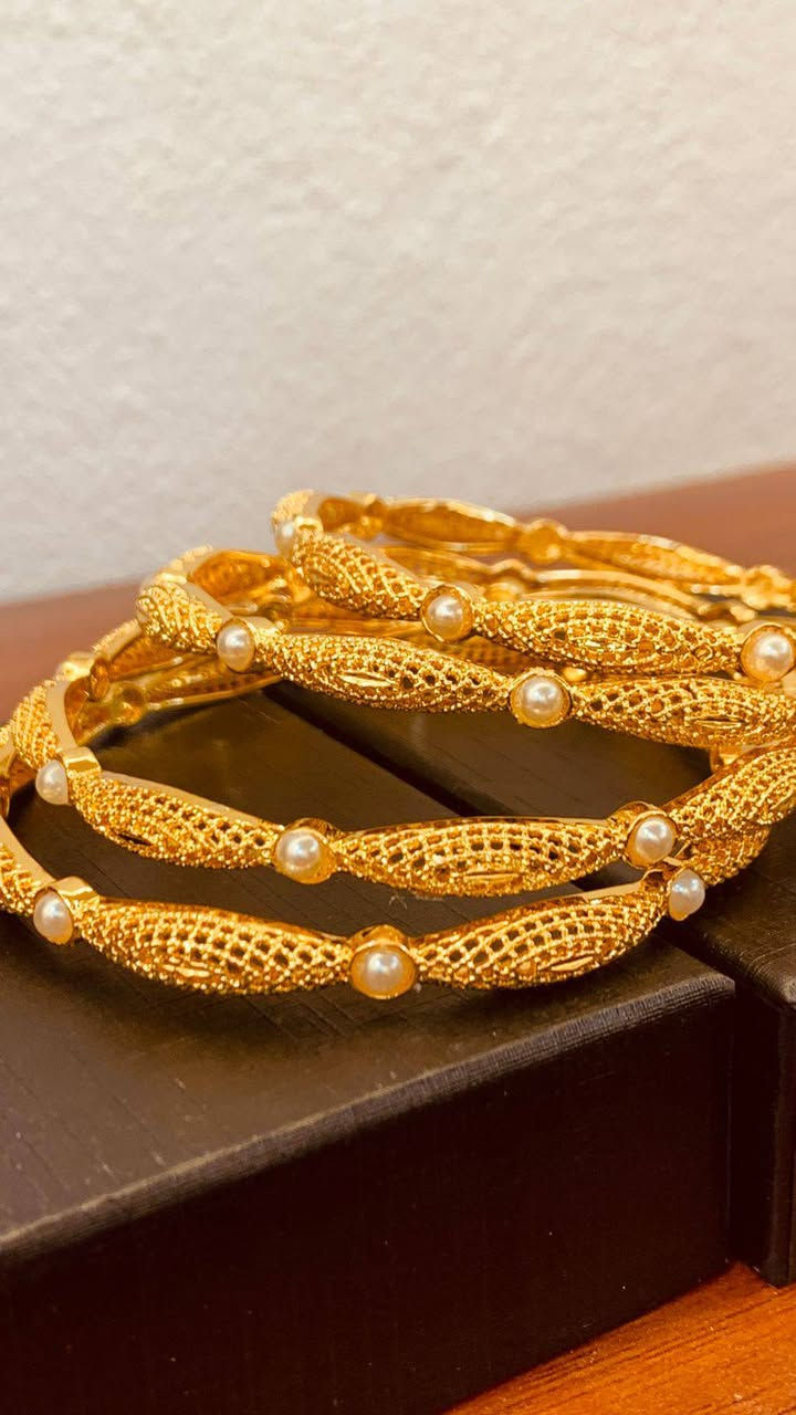 بتوت (معاضد) السعر ٧ الاف
توصيل مجاني داخل السماوة 
توصيل محافظات 3 الاف 
عنوان السماوة حي العزل ***********
