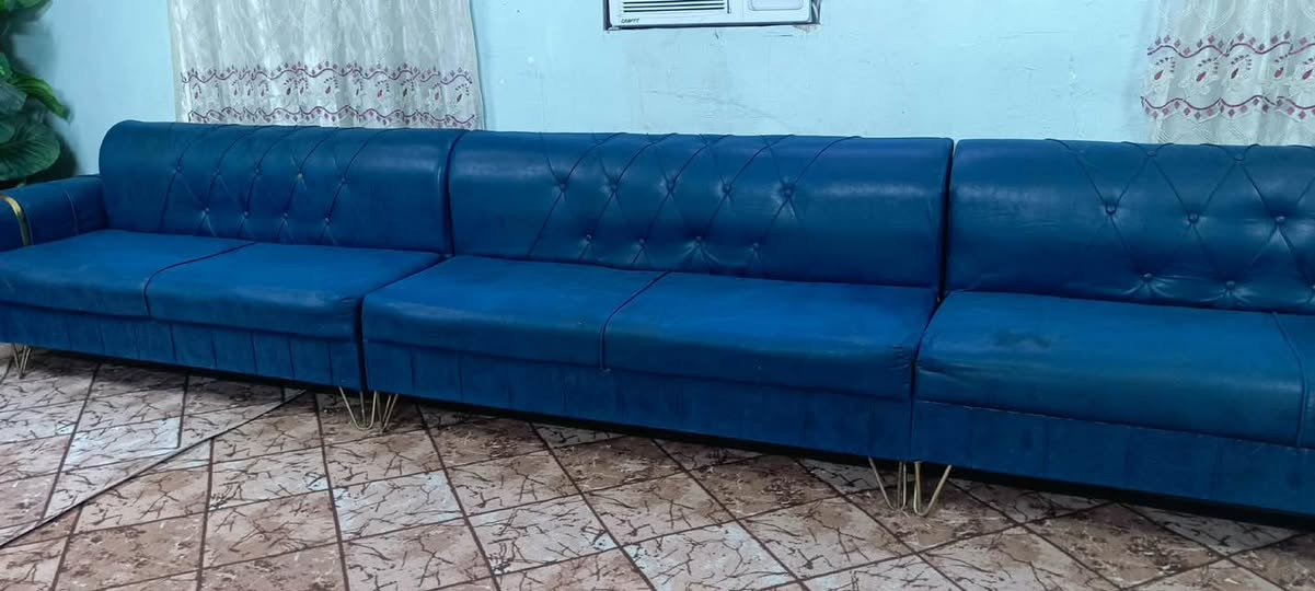 ديوان 34 مقعد تسكام درجه اولى اخو الجديد اي ضرر مابي السعر 900 وبي مجال المكان بغداد ***********
