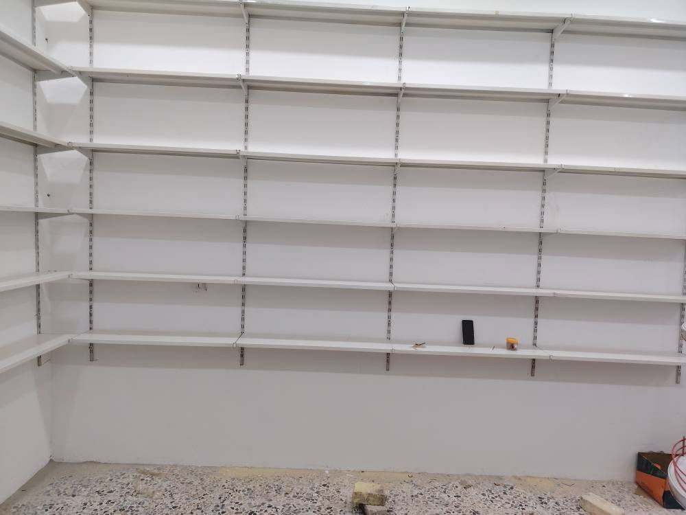 رفرف محلات للبيع ميسان العمارة الأتصال على الرقم الواتساب *********** عمارة, ميسان
